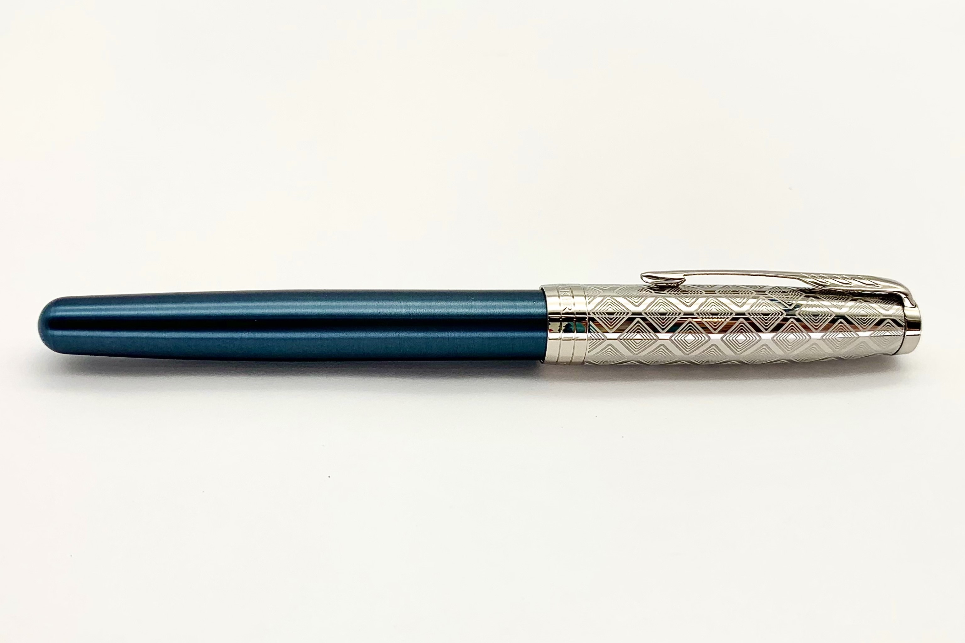 ParkerSonnetMetalAndBlueLacquerRollerBallPen_e
